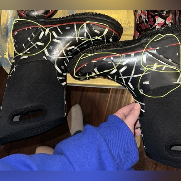 Classic Hockey Bogs kids size 4 - Picture 9 of 9